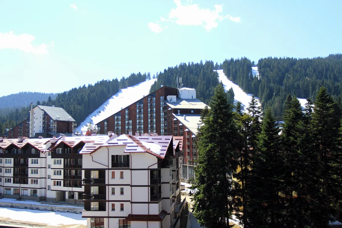 Hotels and ski runs in the Borovets resort